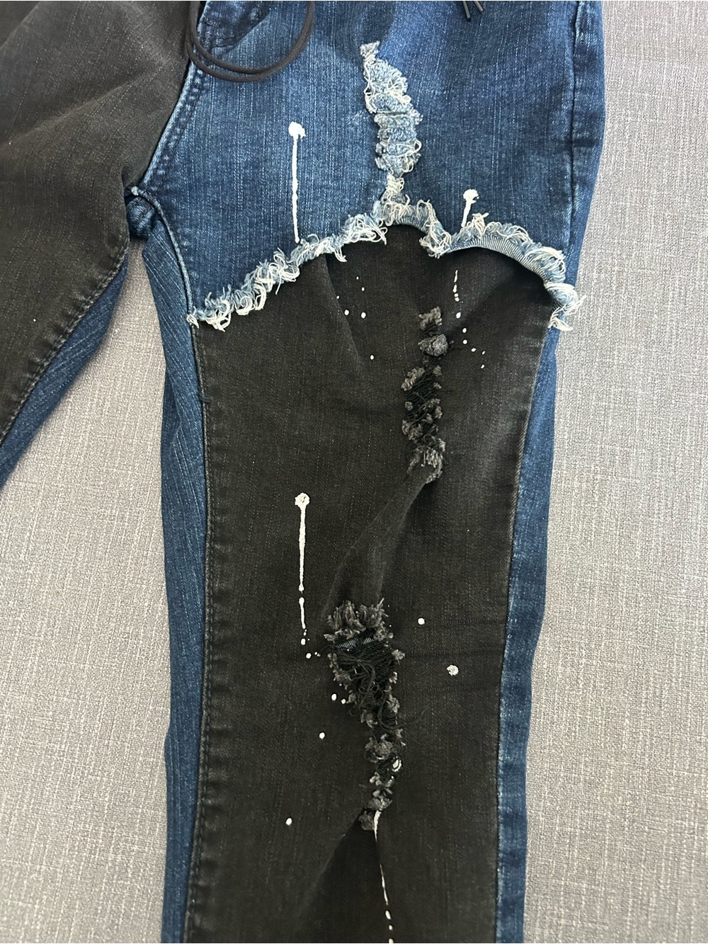 ROMWE Two-Tone Blue Black Distressed Skinny Jeans Paint Splatter Edgy Streetwear - Picture 4 of 7